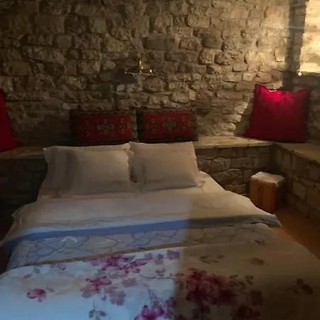 Kubeja Guest House Gjirokastër Extérieur photo